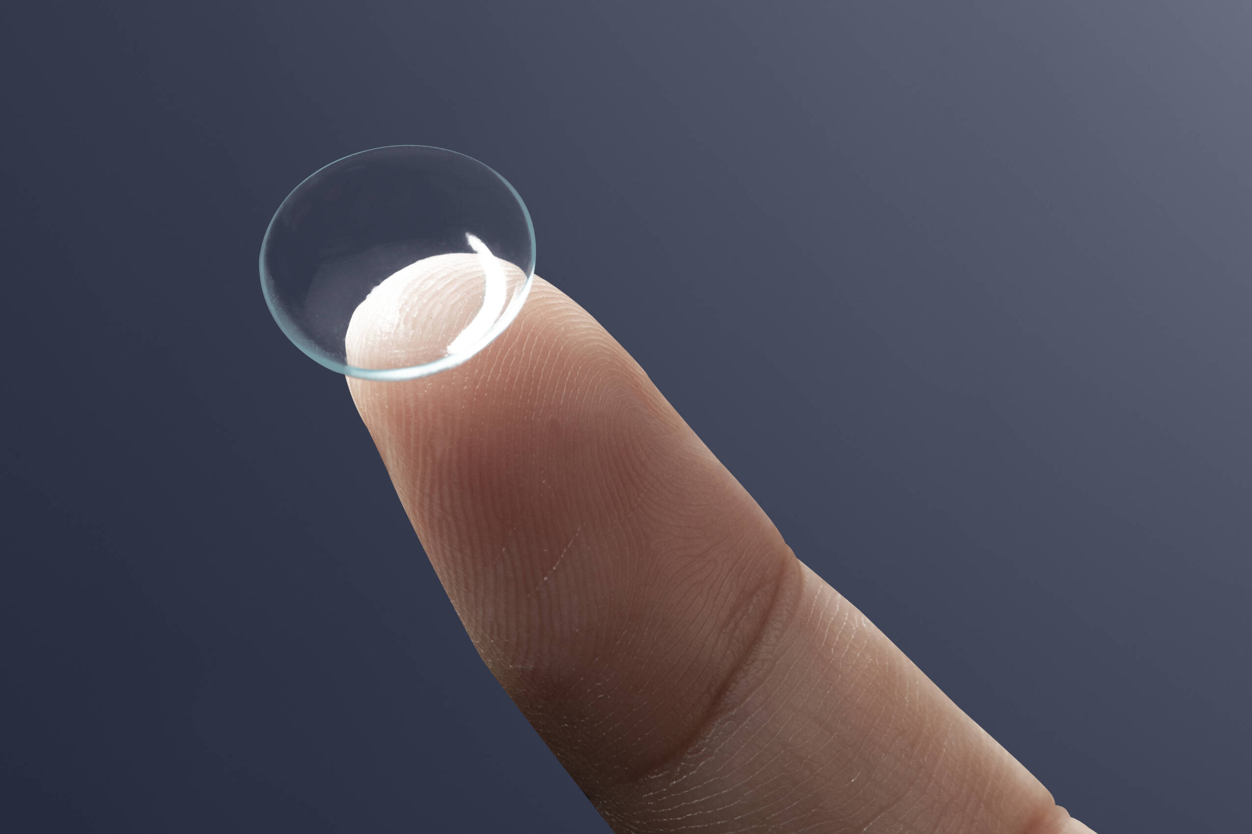 Smart contact lens fingertip new tech